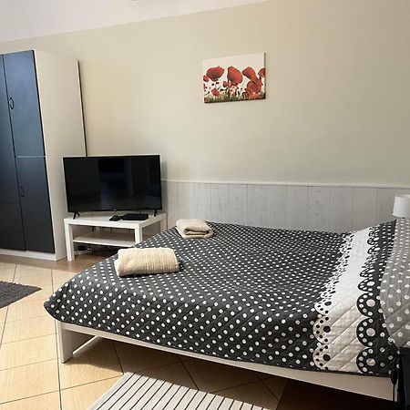 Idill Apartmanház B&B Tiszafüred Esterno foto