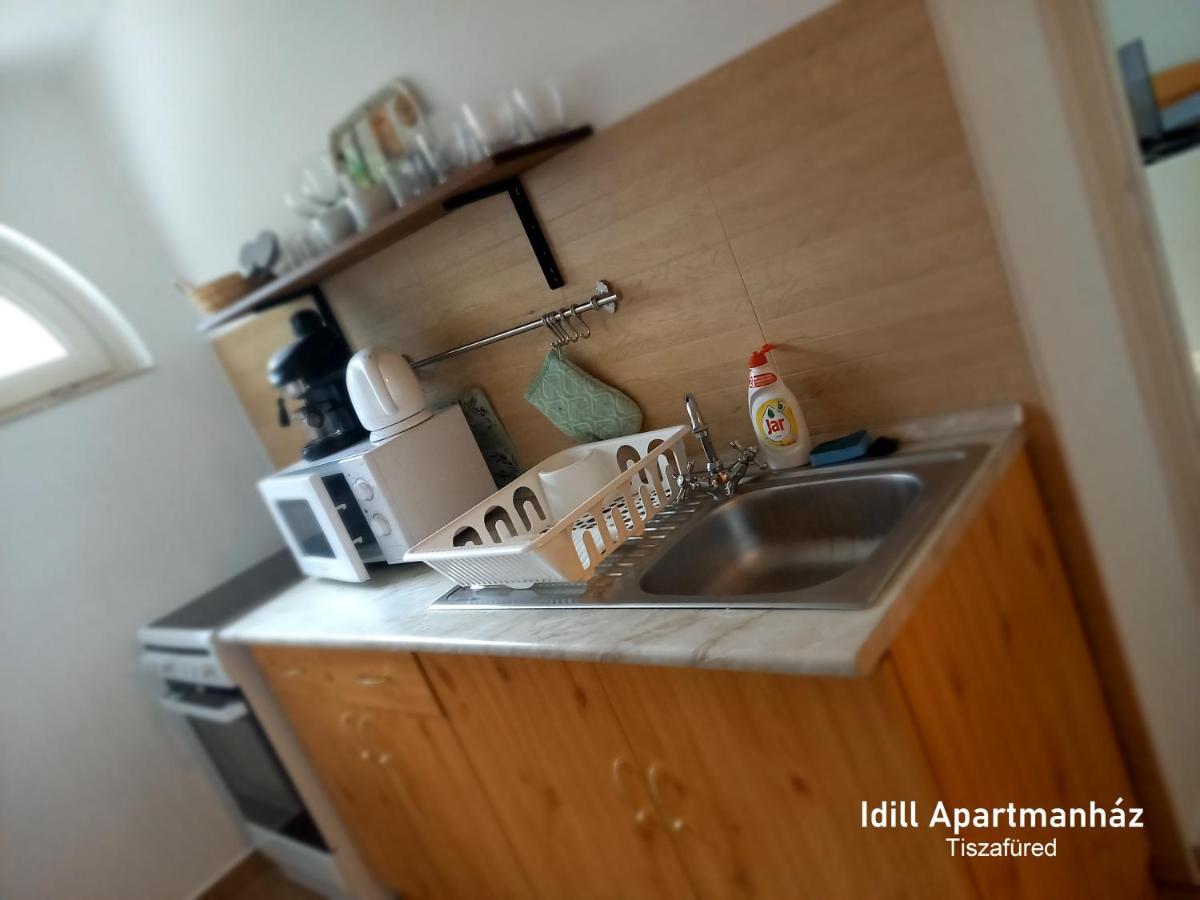 Idill Apartmanház B&B Tiszafüred Esterno foto