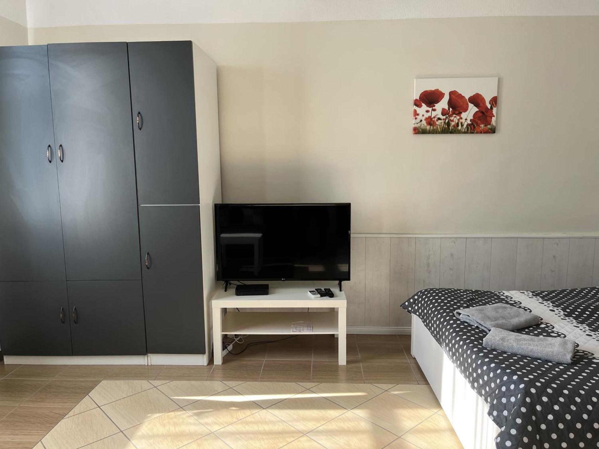 Idill Apartmanház B&B Tiszafüred Esterno foto