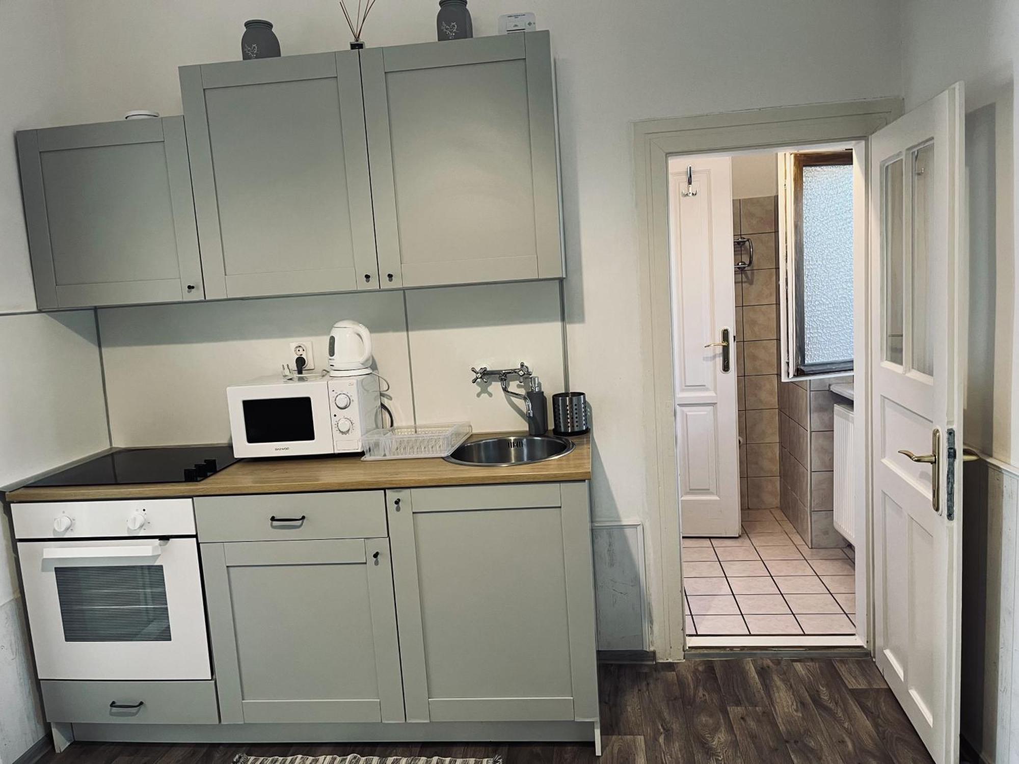 Idill Apartmanház B&B Tiszafüred Esterno foto