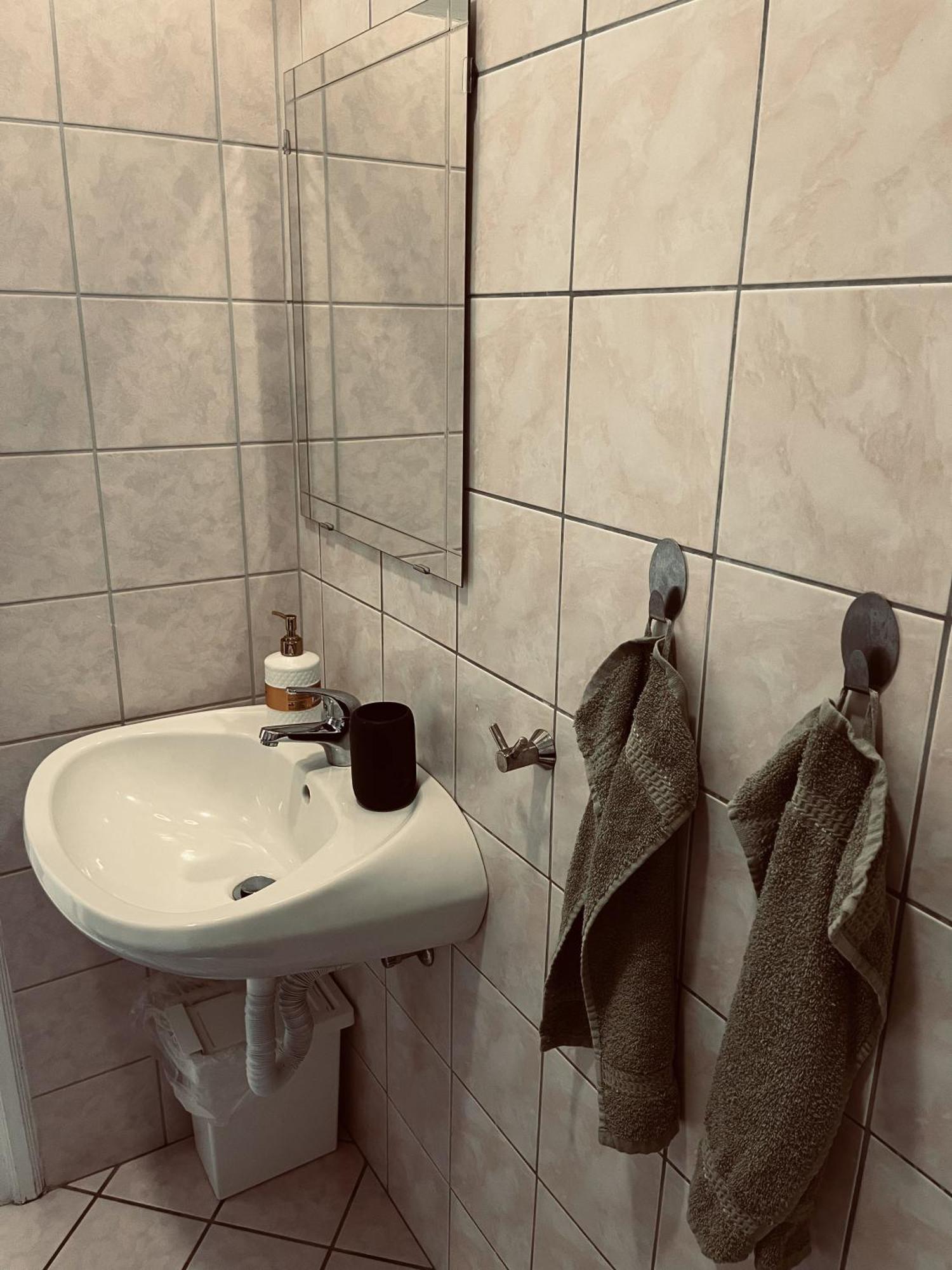 Idill Apartmanház B&B Tiszafüred Esterno foto