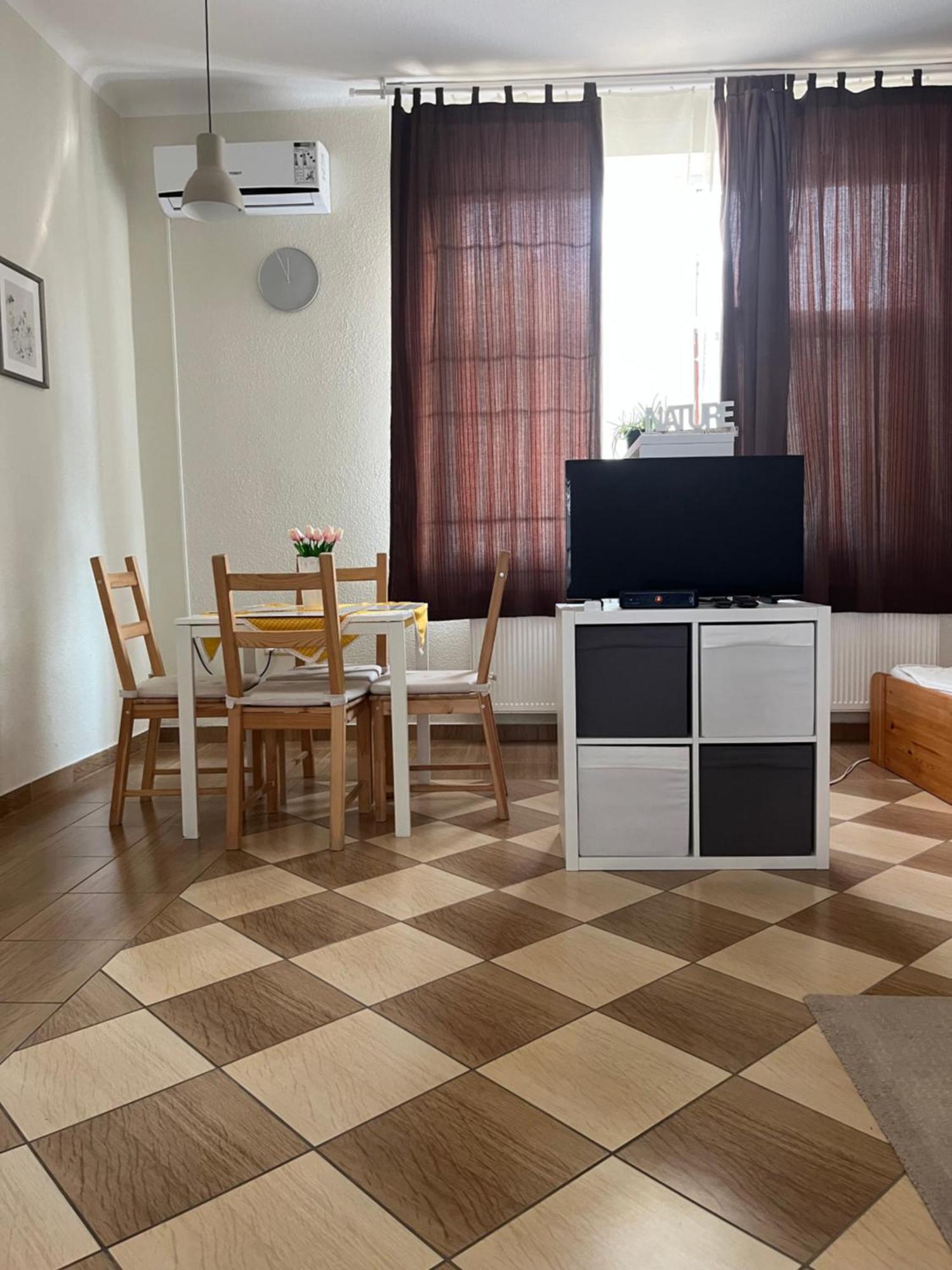 Idill Apartmanház B&B Tiszafüred Esterno foto