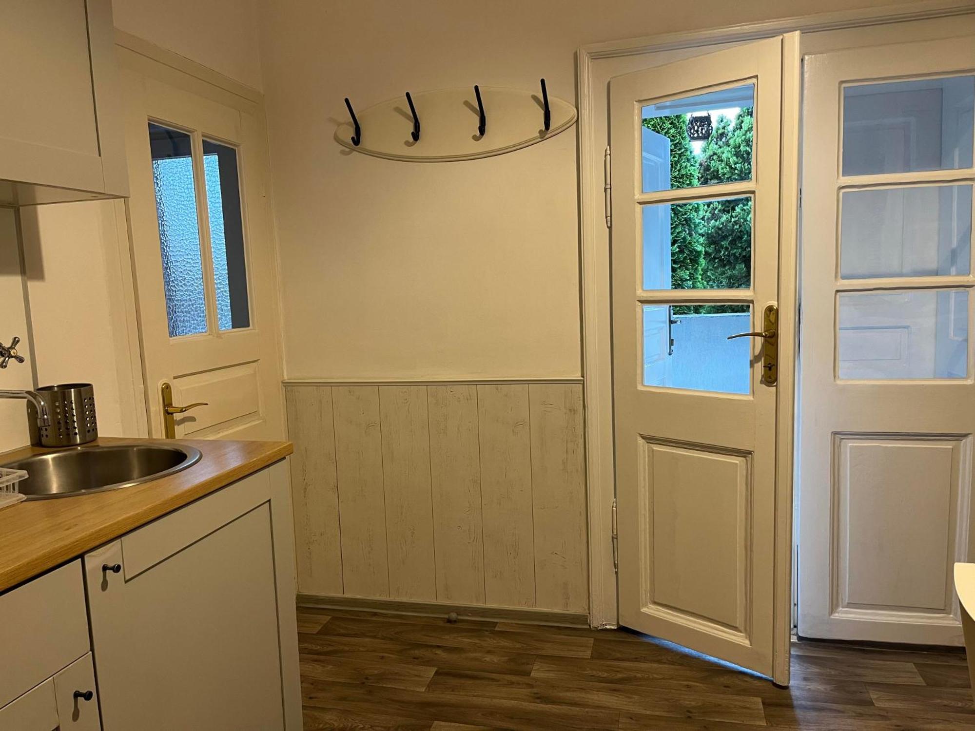 Idill Apartmanház B&B Tiszafüred Esterno foto