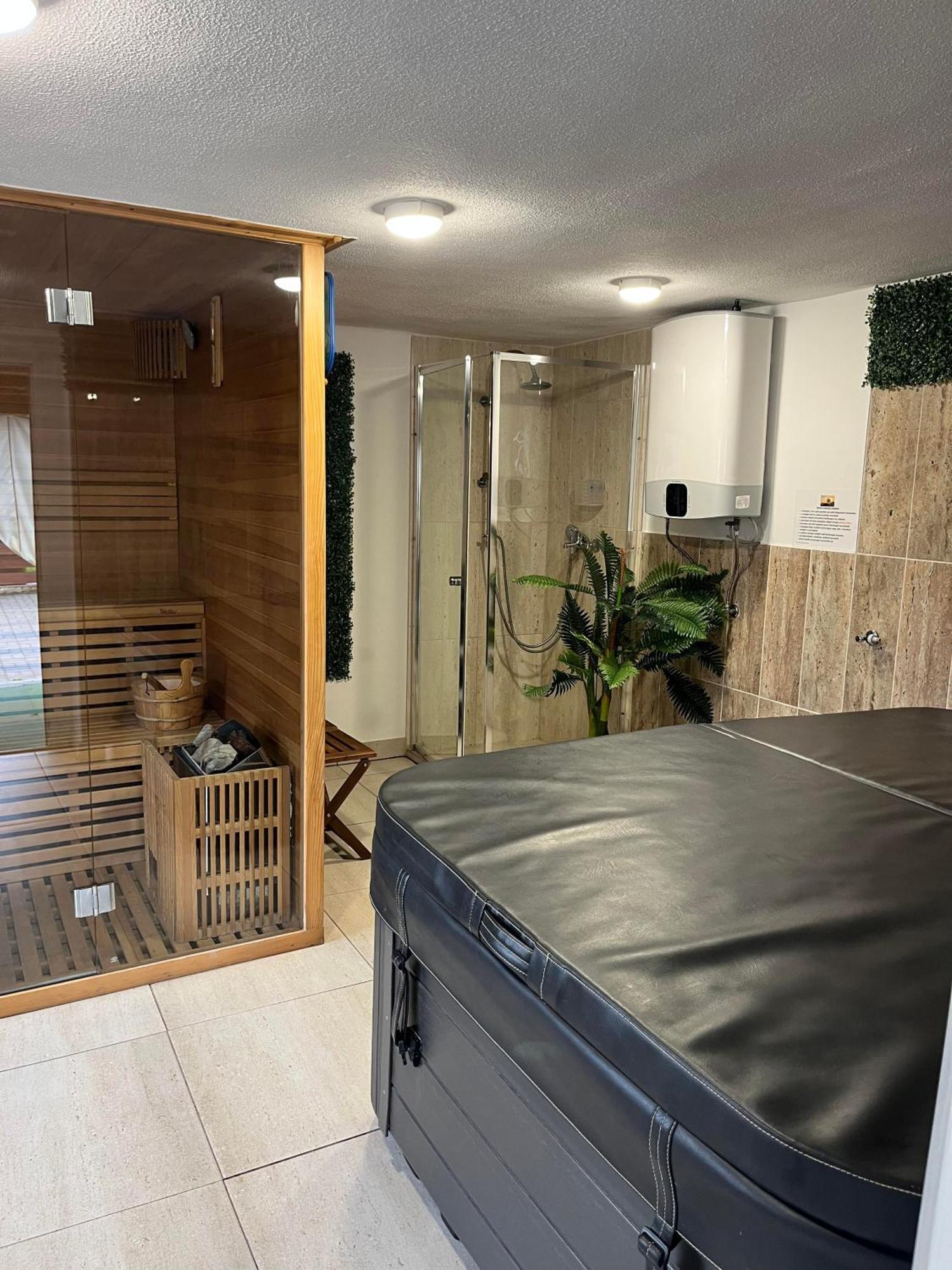 Idill Apartmanház B&B Tiszafüred Esterno foto